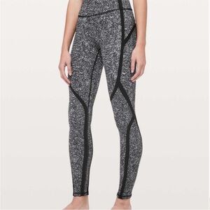 Lululemon leggings Sleek and Strong Tight *28"
Diffuse Starlight Blk